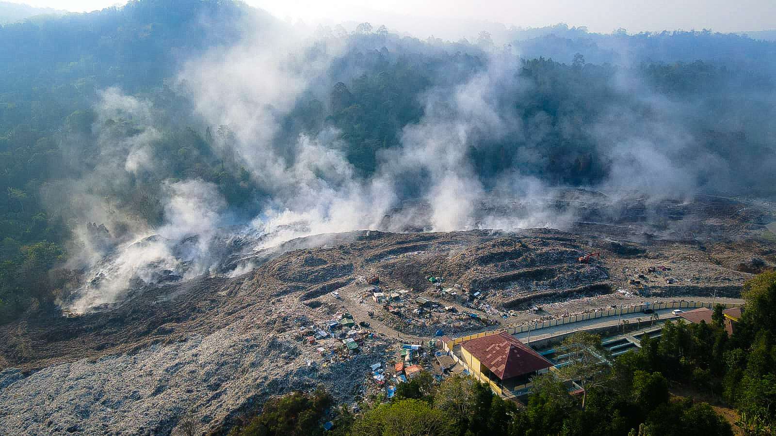 Walhi Lampung Sorot Mitigasi Kebakaran TPA Bakung