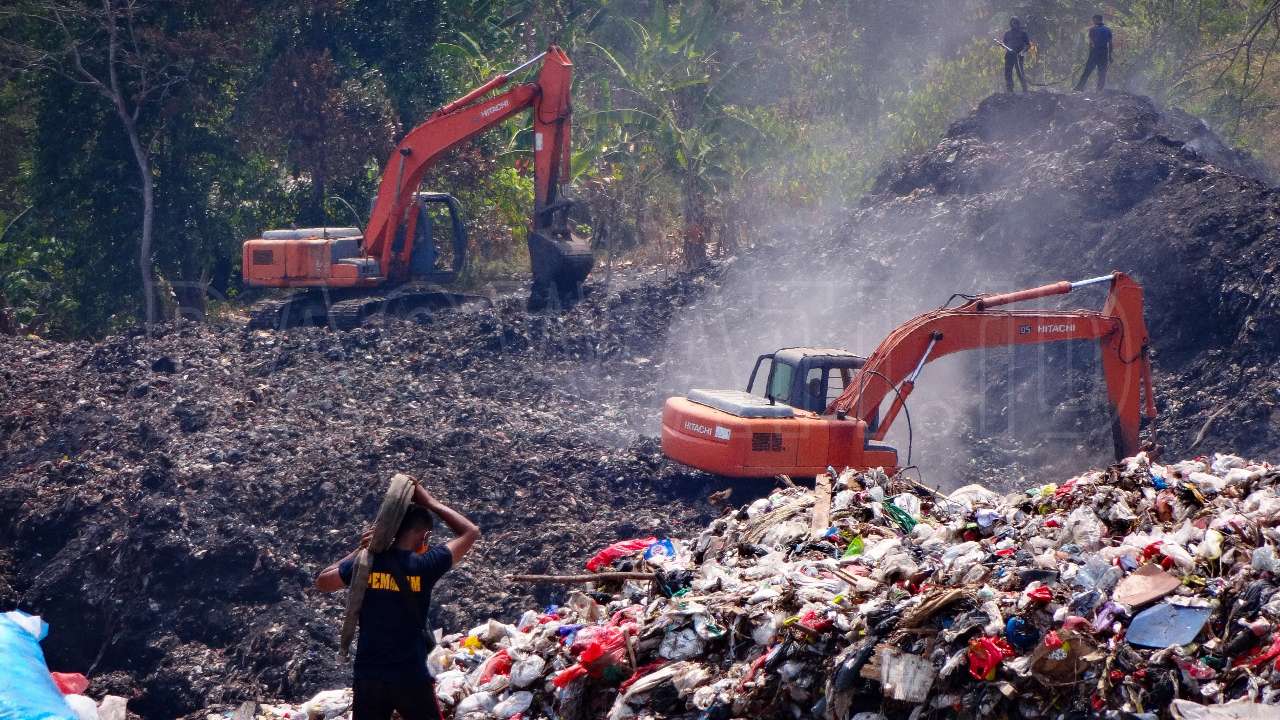 Kebakaran TPA Bakung Berhasil Dikendalikan