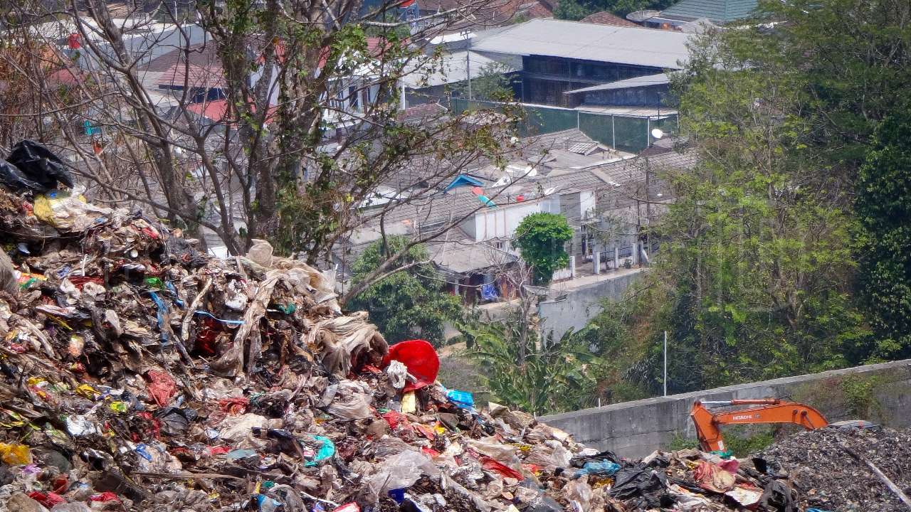 Kebakaran TPA Bakung Berhasil Dikendalikan