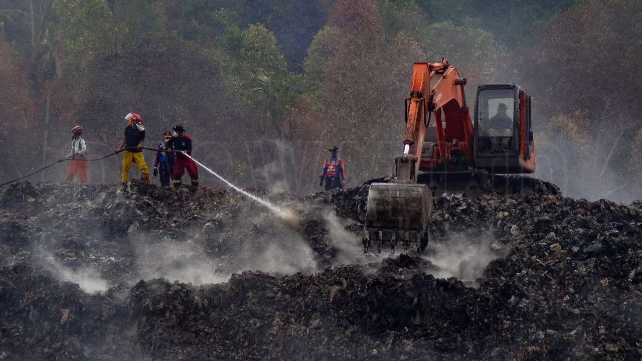 Anthoni Irawan Ungkap Strategi Kendalikan Api di TPA Bakung