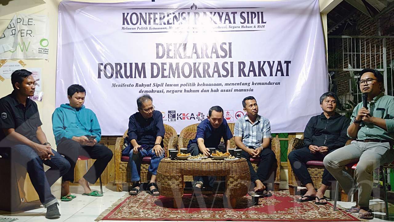 Pertarungan Demokrasi Melawan Oligarki