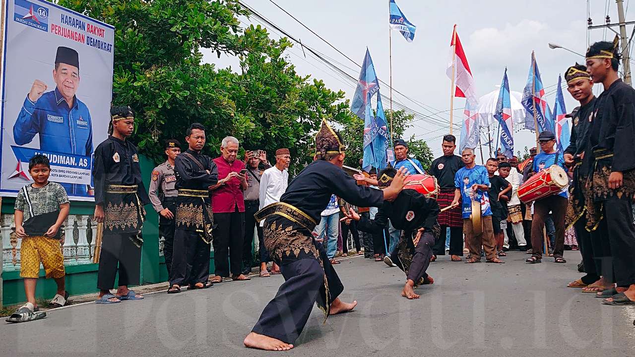 Budiman AS Disambut Atraksi Budaya Lampung saat Kampanye