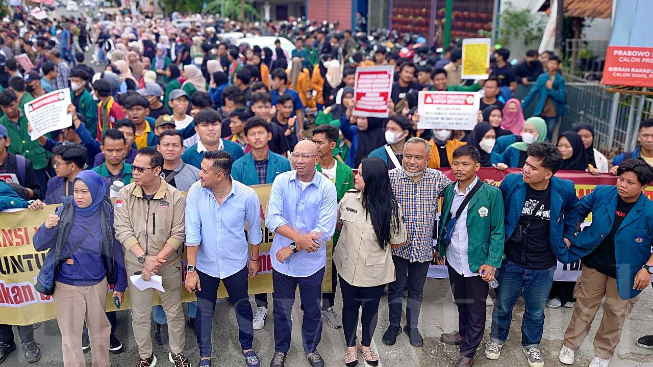 Mahasiswa Lampung Gelar Aksi Damai di Sekretariat TKD Prabowo-Gibran