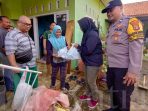 Korban Banjir Bandang Rajabasa Nunyai Terima Bantuan