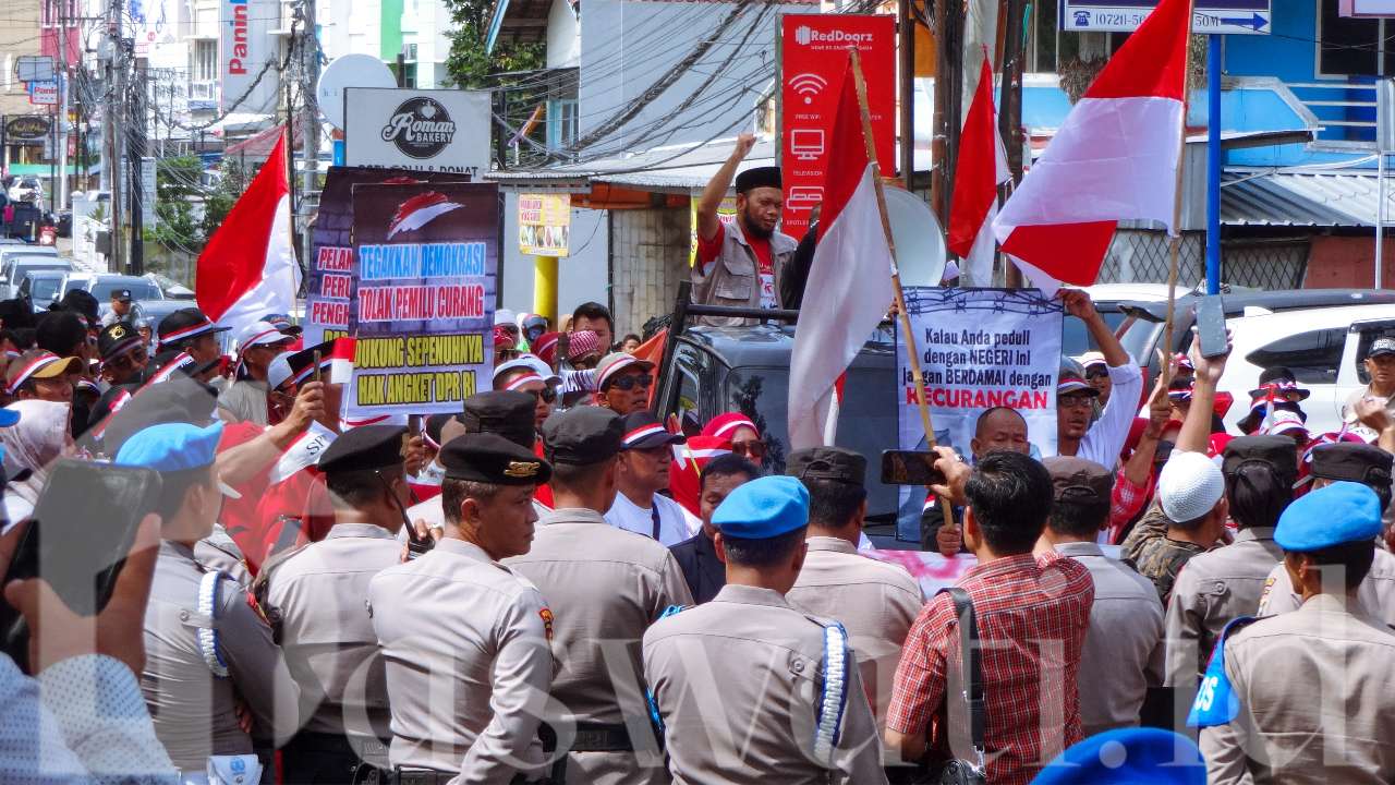 KPU Lampung Didemo Ratusan Massa Tolak Hasil Sirekap Pemilu 2024