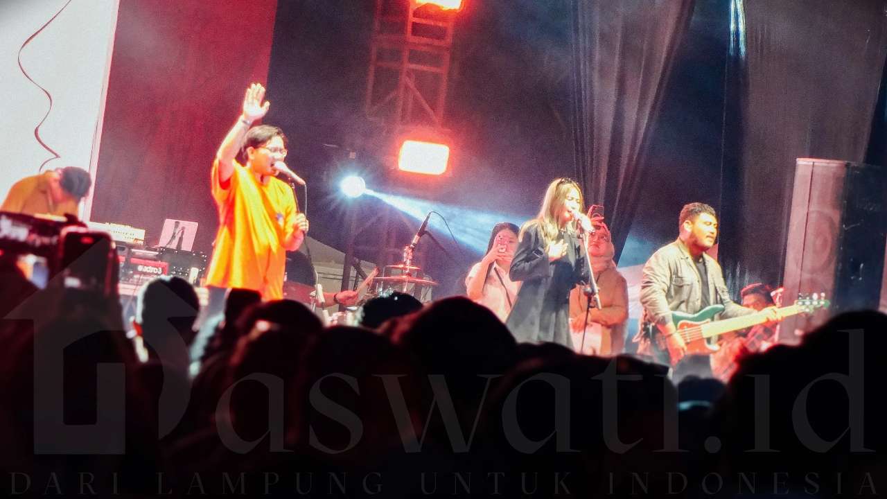 Grup Band GIGI Guncang Panggung KPU Lampung