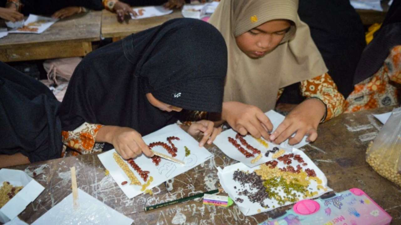 Kreativitas Mahasiswa KKN Itera bersemi di TPQ Desa Kelawi