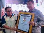 Prabowo Subianto Dapat Pin Emas SMSI