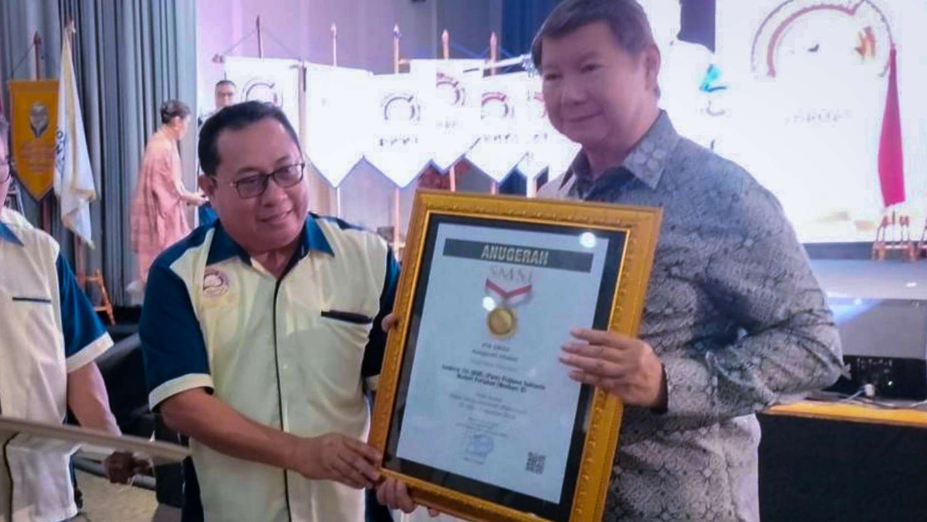 Prabowo Subianto Dapat Pin Emas SMSI