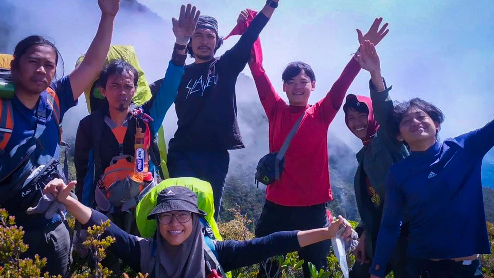 Mahusa Unila Sukses Buka Jalur Lintas Gunung Katopasa-Kondoruang