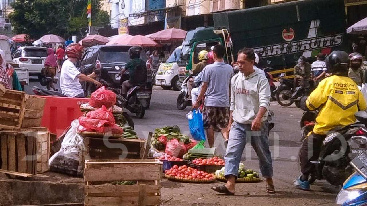 Pedagang Pasar SMEP Keluhkan Penertiban PKL Tidak Merata