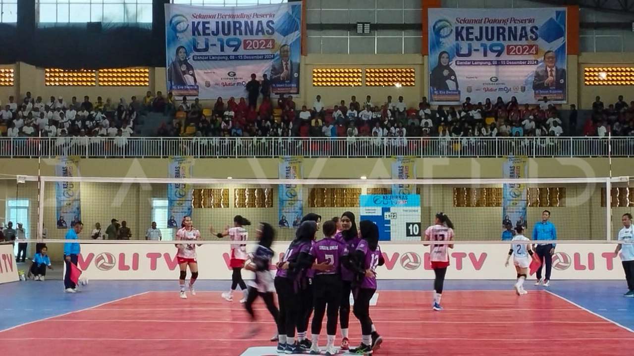 Eva Dwiana Buka Kejurnas Bola Voli U-19 di GOR Siger