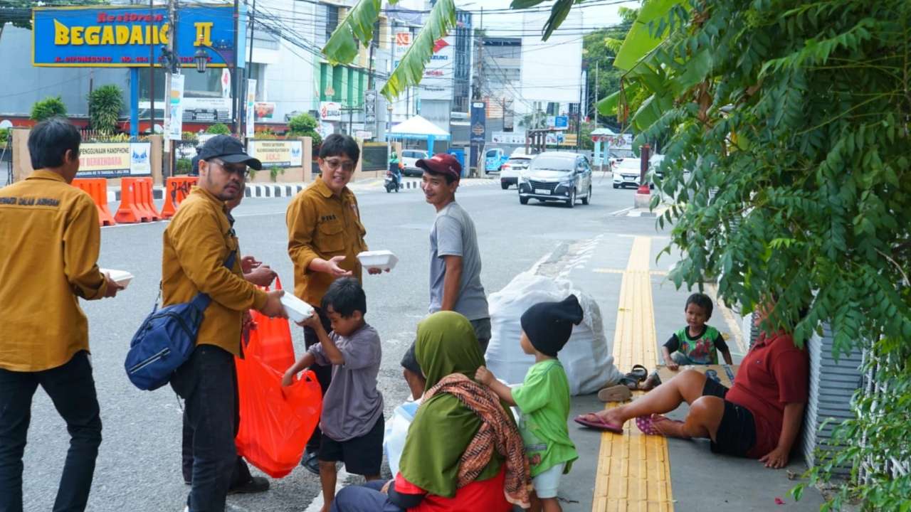 Nasi Kotak dari Taring Lampung Bantu Masyarakat Kurang Mampu