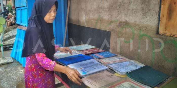 Banjir Way Lunik Bandarlampung: mobil terseret, tembok sekolah rubuh, ijazah terendam
