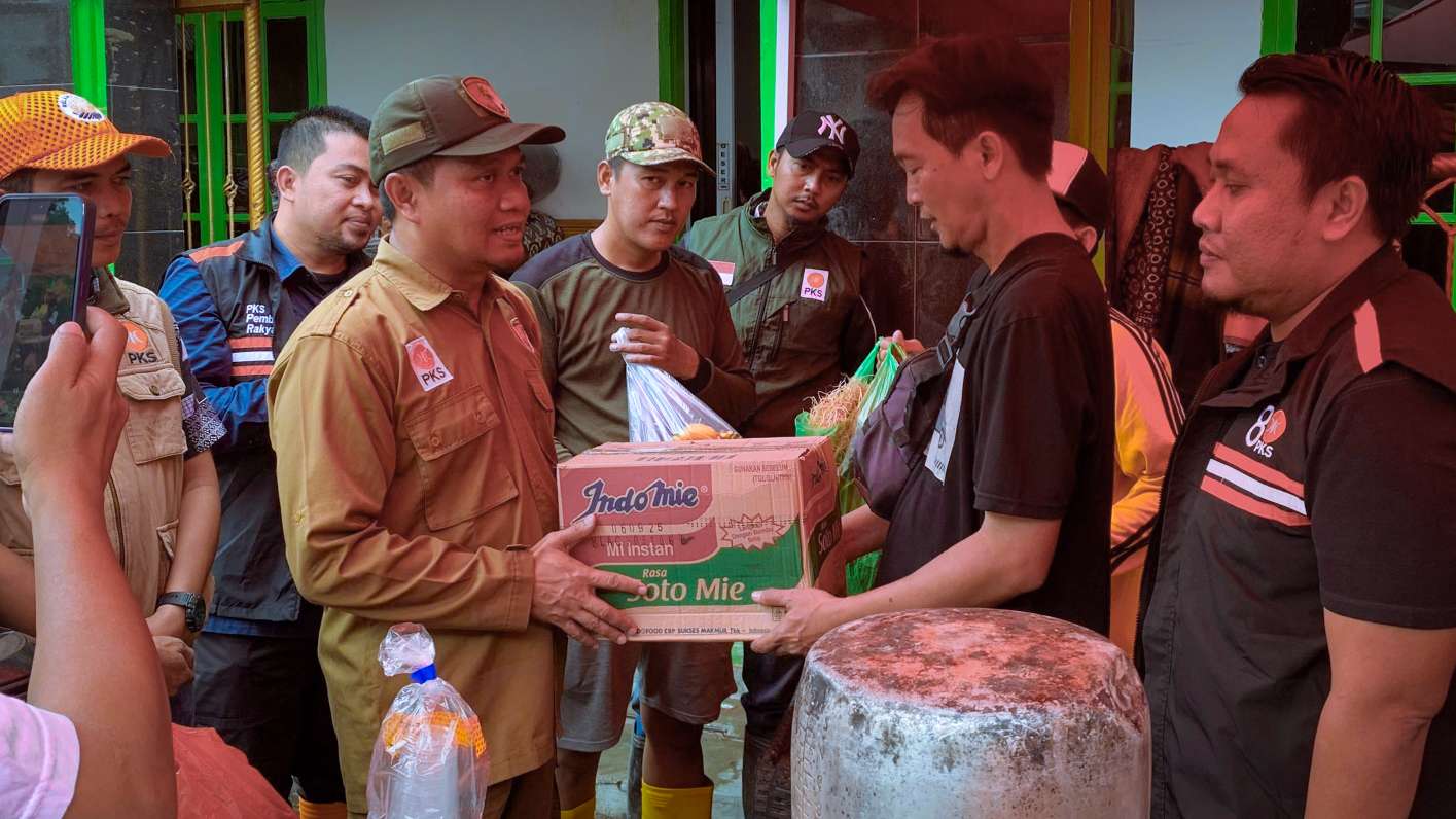 PKS Siapkan Dapur Umum Bantu Korban Banjir di Way Lunik