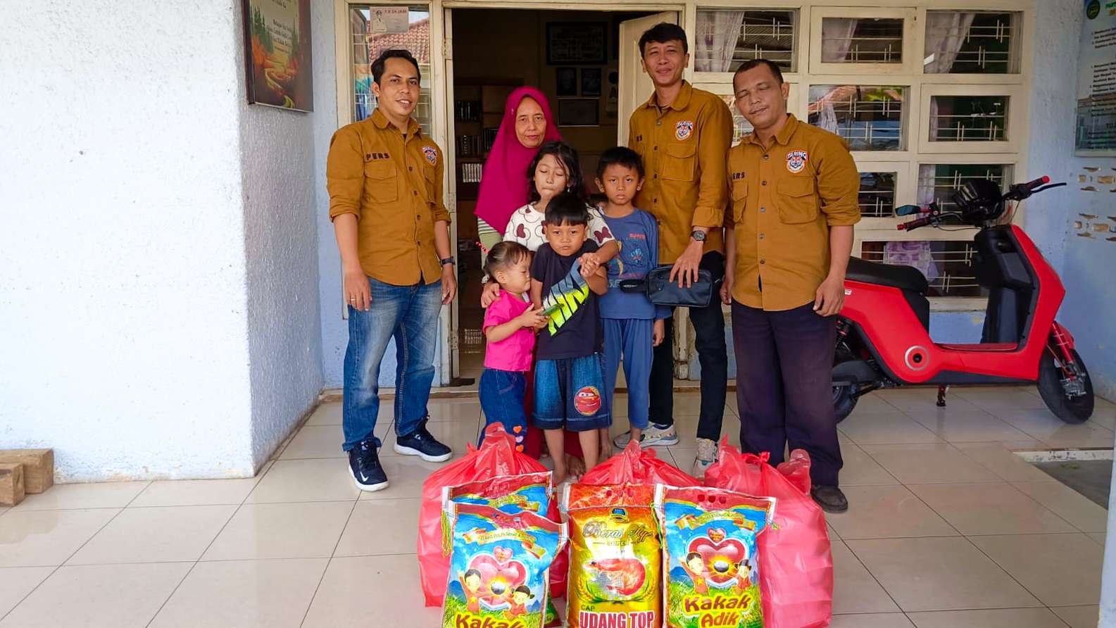 Taring Lampung Berbagi Keberkahan untuk Panti As Sanura