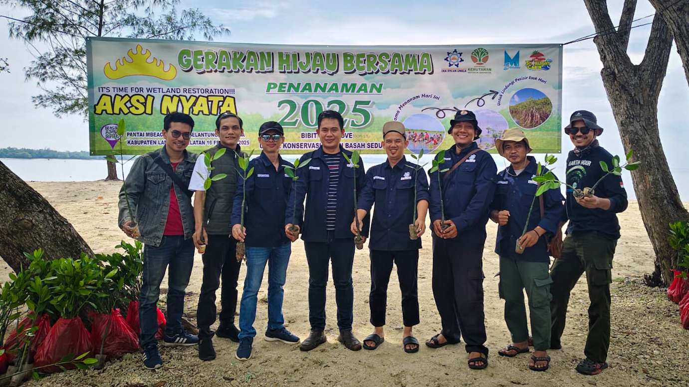 IKA Sylva Unila Tanam 2.025 Bibit Mangrove di Lampung Selatan