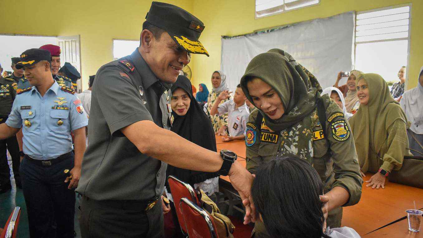 Korem 043/Gatam Gelar Bakti Sosial dalam Rangka HUT Ke-61 Dharma Pertiwi