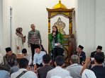 Eva Dwiana Resmikan Masjid Ar-Raudhoh di Perumahan Taman Surapati