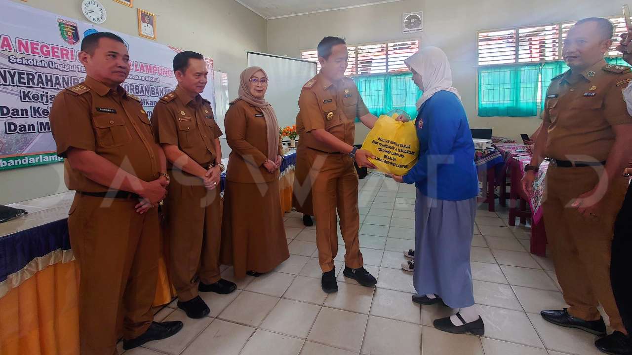 Disdikbud dan MKKS Lampung Bantu Guru & Siswa Korban Banjir