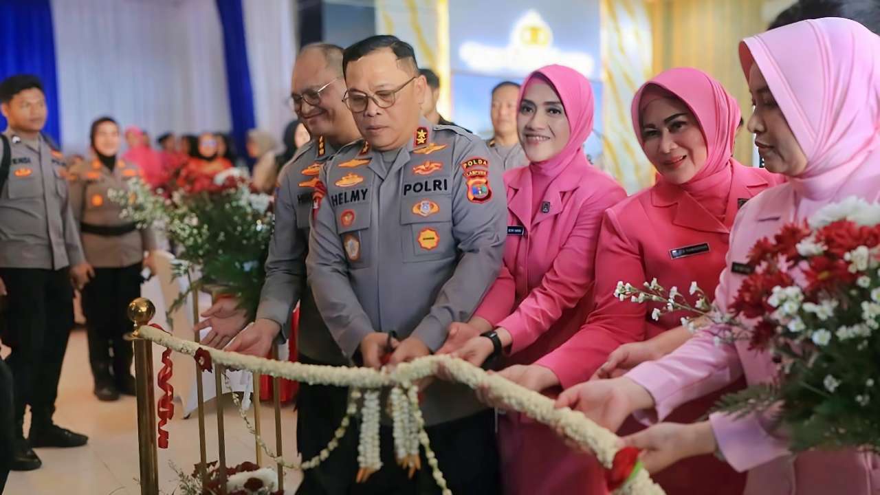 Polresta Bandar Lampung Banjir Apresiasi Kapolda: Inovasi SKCK Mobile dan Klinik Kesehatan
