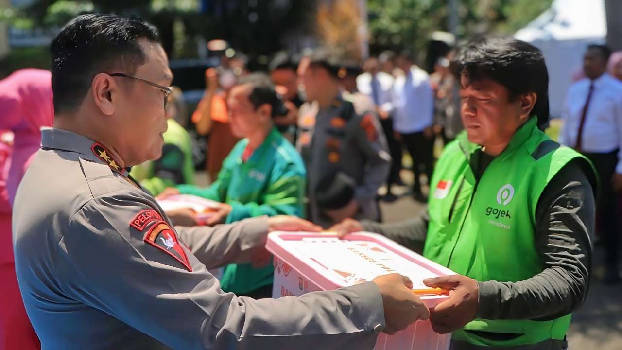 Polresta Bandar Lampung Banjir Apresiasi Kapolda: Inovasi SKCK Mobile dan Klinik Kesehatan