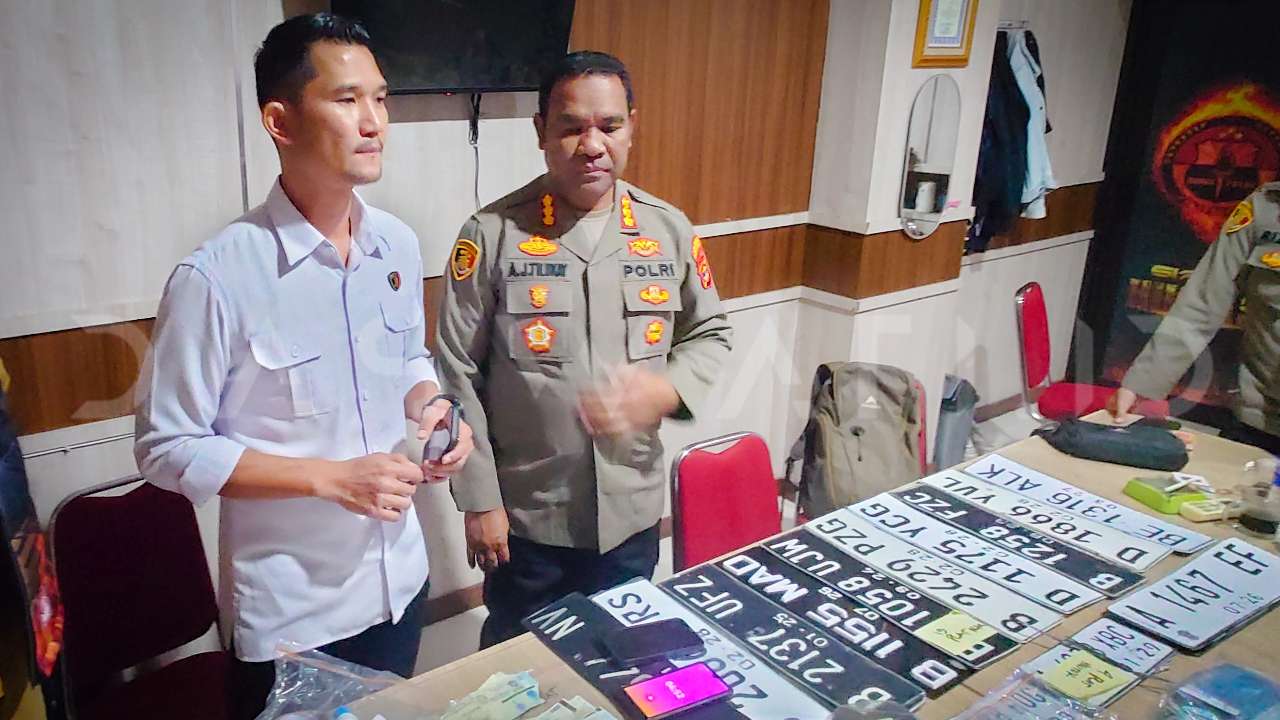 Jaringan Polisi Pecatan di Balik Pencurian Innova Mabes Polri Jaringan Polisi Pecatan di Balik Pencurian Innova Mabes Polri