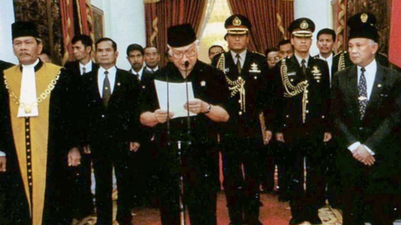 Darah di Balik Legitimasi Moral Darah di Balik Legitimasi Moral