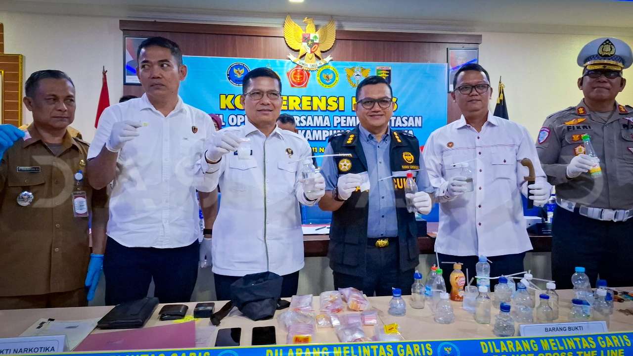 BNN Lampung Gempur Sarang Narkoba, Aparat Disambut Lemparan Batu
