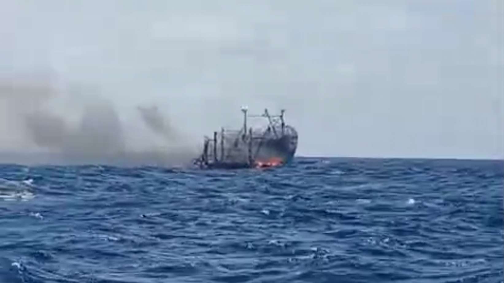 Kapal Maulana-30 Terbakar di Lampung, 11 Selamat dan 22 Masih Dicari