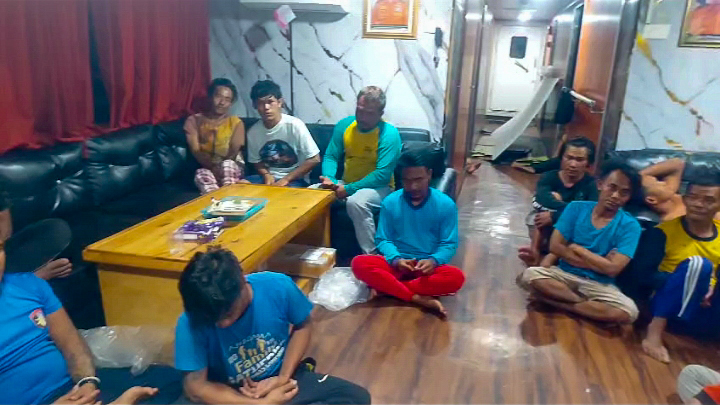 Drama Evakuasi 25 ABK Maulana-30 Menuju Muara Baru Jakarta