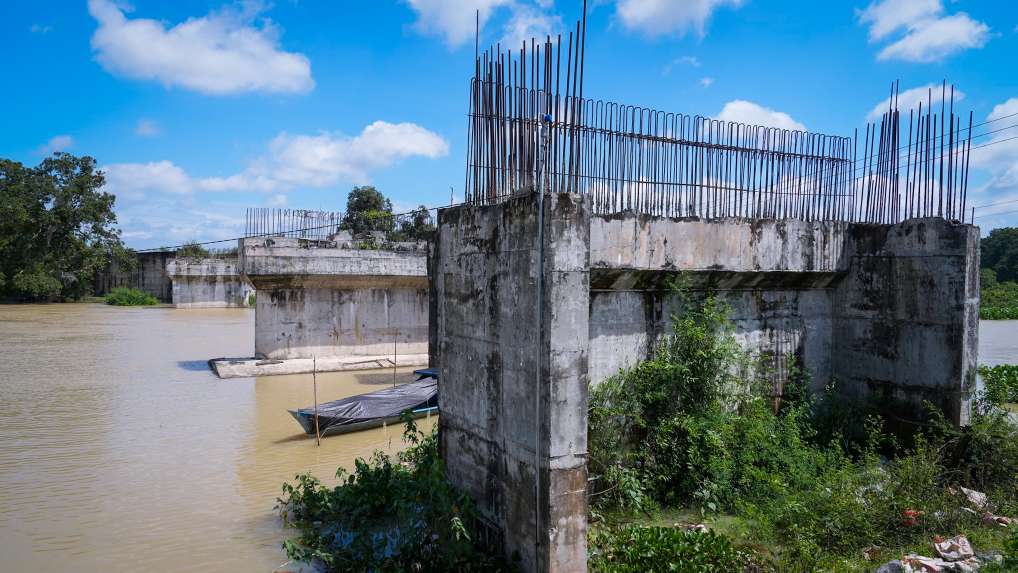 Dody Hanggodo Prioritaskan Pembersihan Muara Sungai Way Bungur