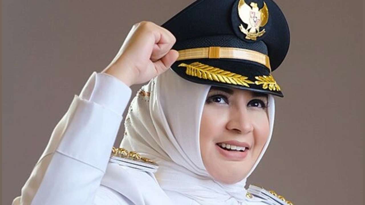 KPK Tahan Bupati Pekalongan Terkait Korupsi Outsourcing Rp46 Miliar