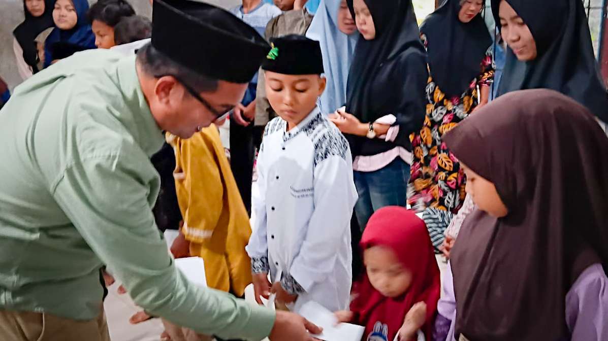 Senyum Anak Yatim Warnai Buka Bersama PT Sarana Global Quarry