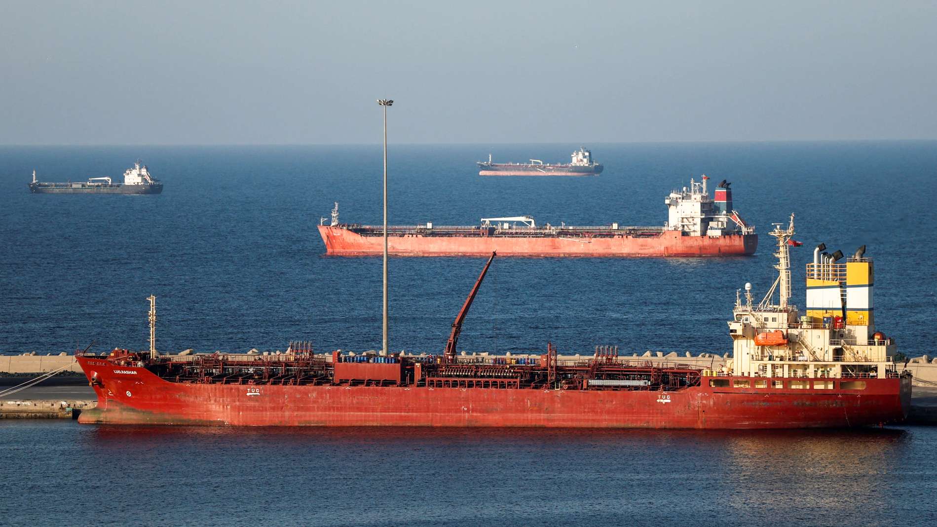 Krisis Selat Hormuz: 9 Komoditas Non-Minyak Guncang Ekonomi Dunia