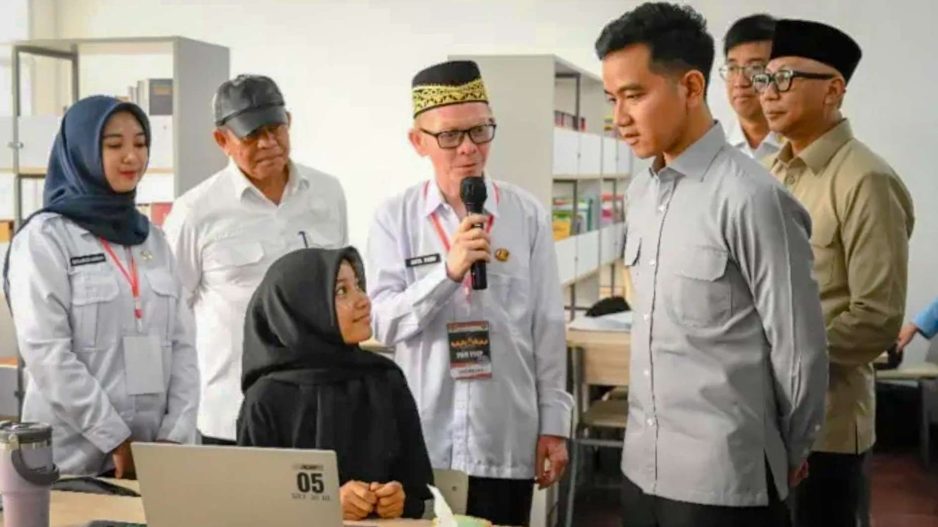 Pesan Gibran di Sekolah Rakyat: Jaga Semangat Belajar & Keseimbangan Emosi Siswa